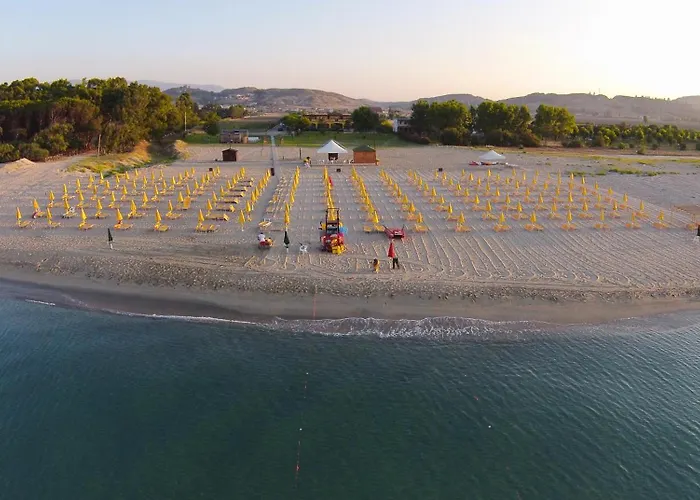 Marina Del Marchese Beach