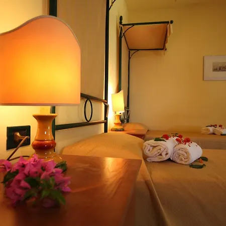 Marina Del Marchese Beach