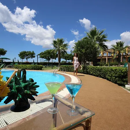 Marina Del Marchese Beach